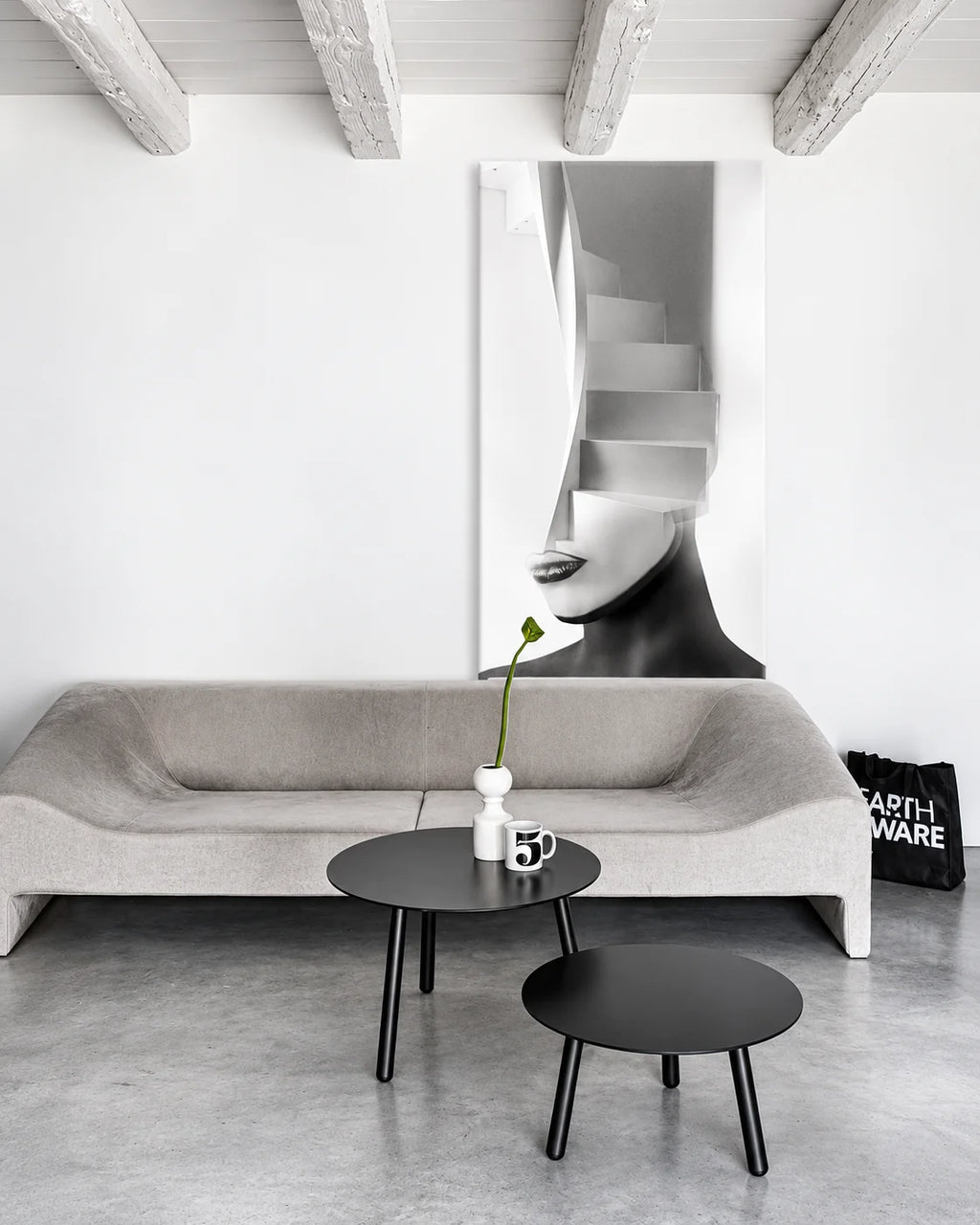 LA ESCALERA BLANCA