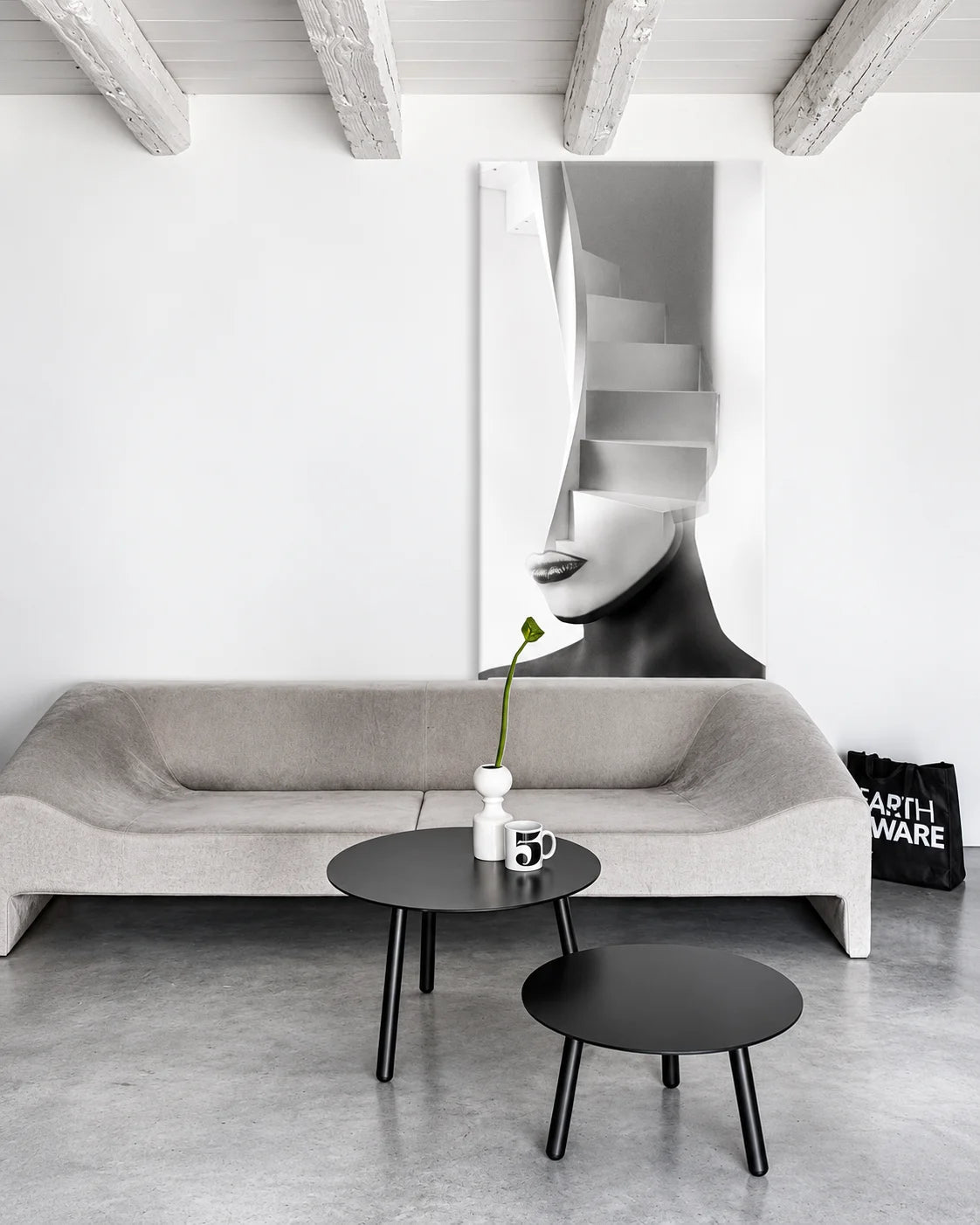 LA ESCALERA BLANCA